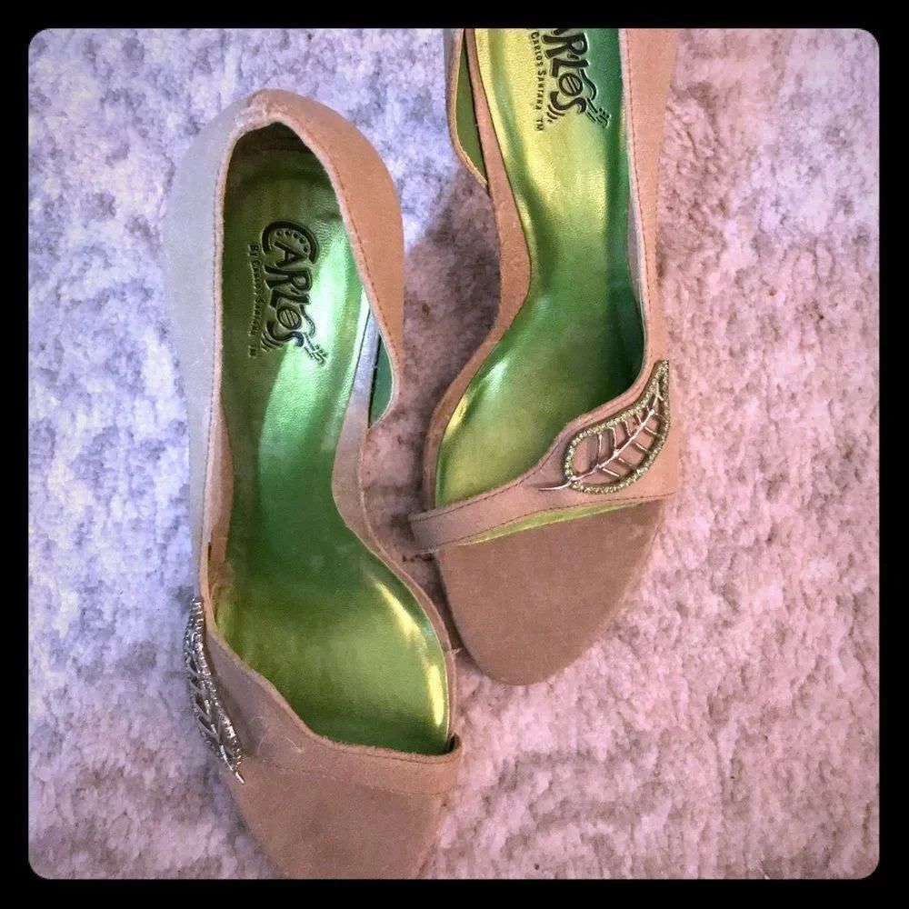 Never Worn Carlos Santana Green Suede Heels